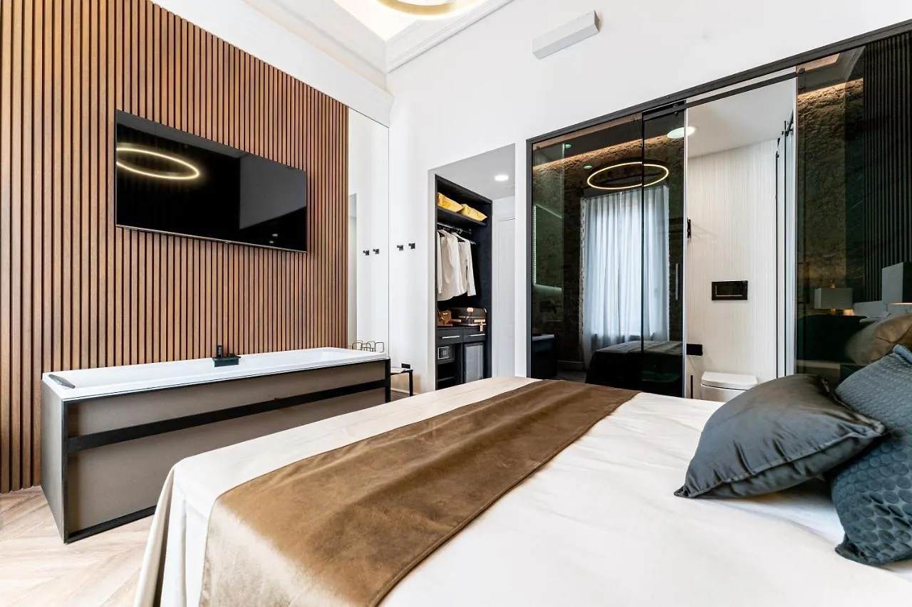 Nero Luxury Suites Cagliari 0*,  Włochy