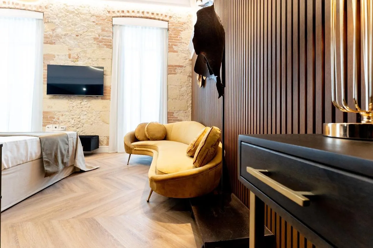 Nero Luxury Suites Cagliari 0*,  Italien